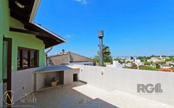 Cobertura à venda com 4 quartos, 252m², 2 suítes, 2 vagas, Rua Luiz de Camoes no bairro Santo Antônio em Porto Alegre