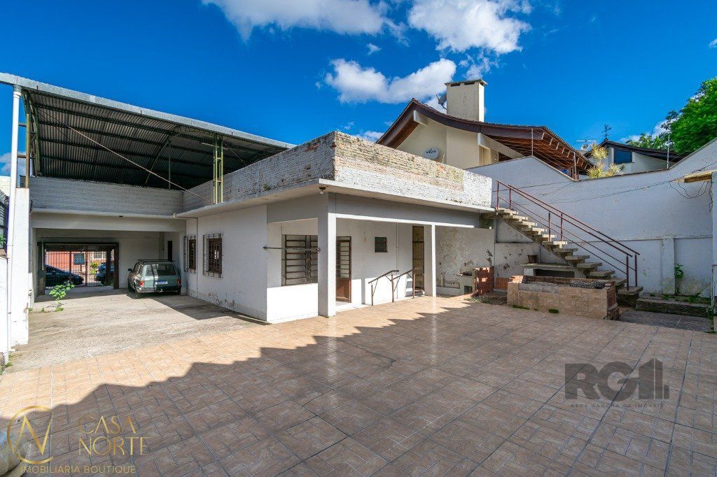 Casa à venda com 2 quartos, 350m², 1 suíte, 2 vagas, Rua Dom Jaime de Barros Câmara no bairro Sarandi em Porto Alegre