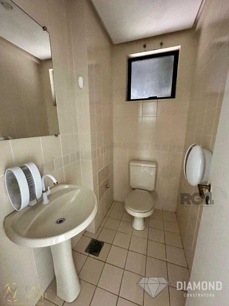 Sala Comercial à venda com 1 quarto, 39m², 1 vaga, Avenida Augusto Meyer no bairro Auxiliadora em Porto Alegre