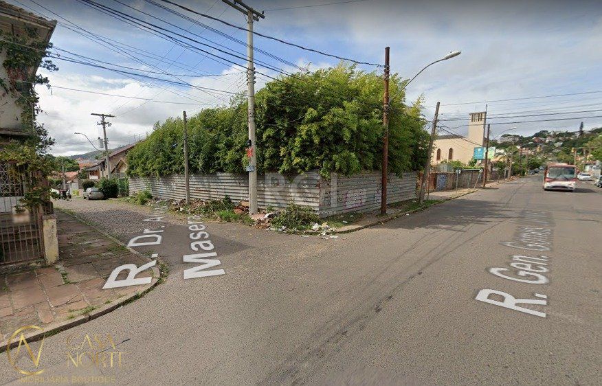 Terreno à venda  com 325m², Rua General Gomes Carneiro no bairro Medianeira em Porto Alegre