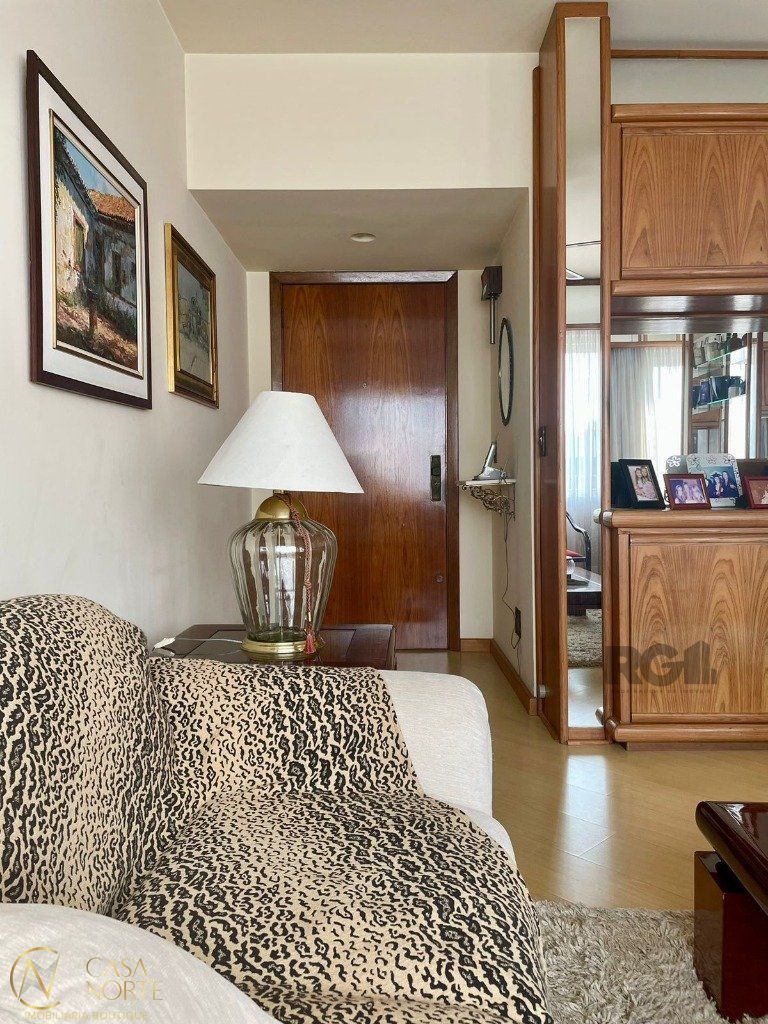 Apartamento à venda com 3 quartos, 117m², 1 suíte, 1 vaga, Rua Honório Silveira Dias no bairro Higienópolis em Porto Alegre