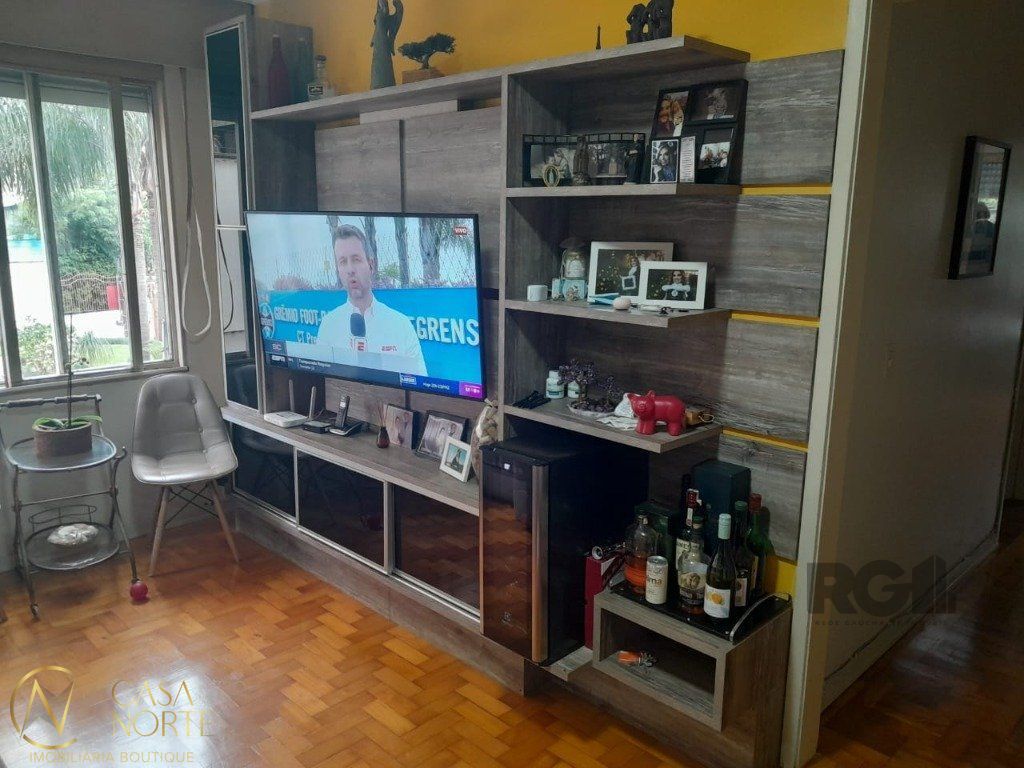 Apartamento à venda com 3 quartos, 92m², 2 vagas, Rua Líbero Badaró no bairro Passo da Areia em Porto Alegre