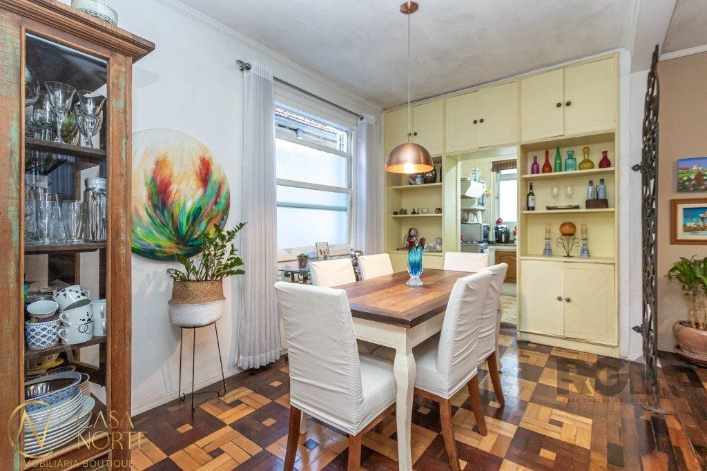 Apartamento à venda com 4 quartos, 116m², Rua Ramiro Barcelos no bairro Rio Branco em Porto Alegre