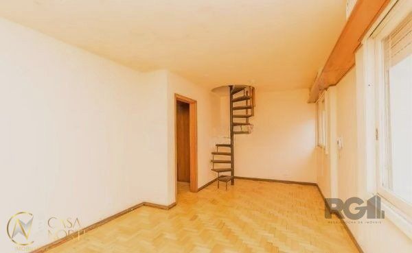 Cobertura à venda com 3 quartos, 109m², 1 suíte, 2 vagas, Rua Veador Porto no bairro Santana em Porto Alegre