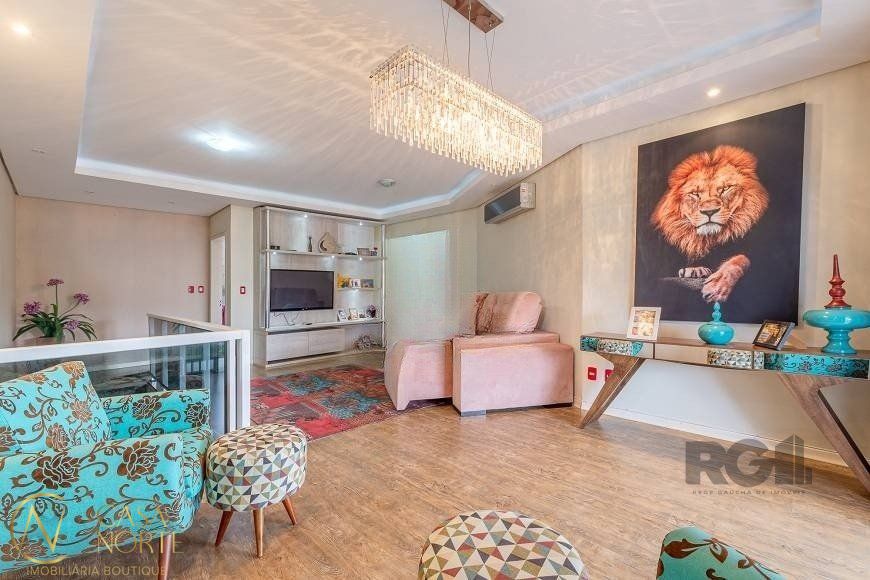 Casa à venda com 3 quartos, 360m², 1 suíte, 3 vagas, Rua Dona Adda Mascarenhas de Moraes no bairro Jardim Itu em Porto Alegre