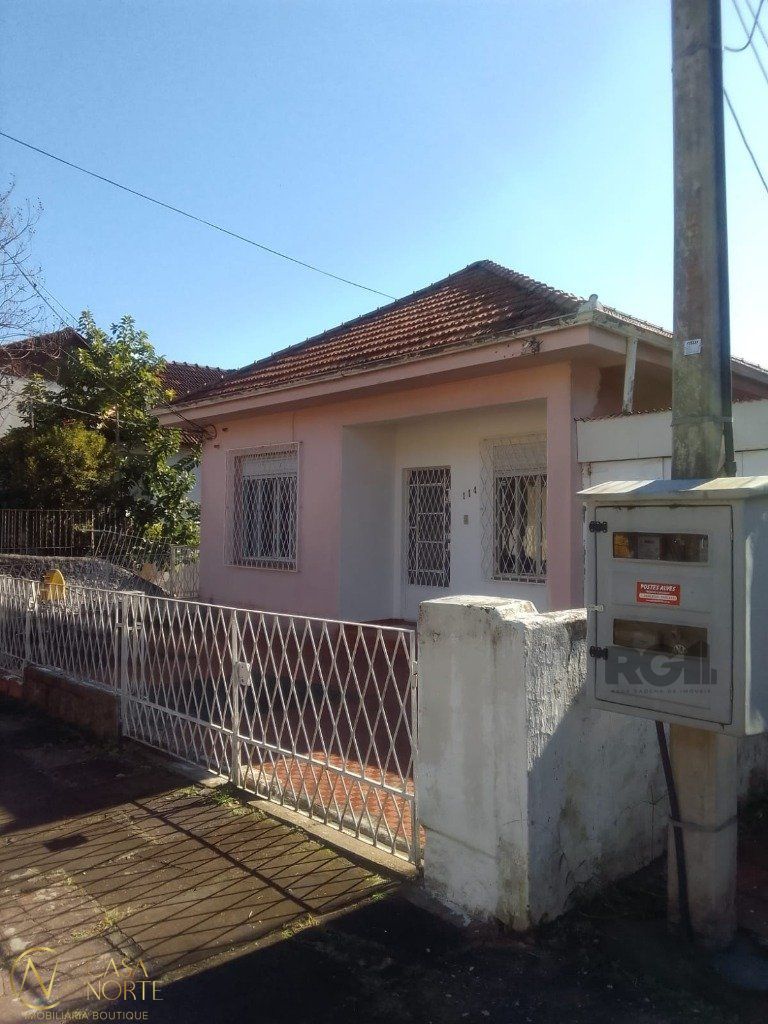 Casa à venda com 2 quartos, 250m², 1 vaga, Rua Domingos Martins no bairro Cristo Redentor em Porto Alegre