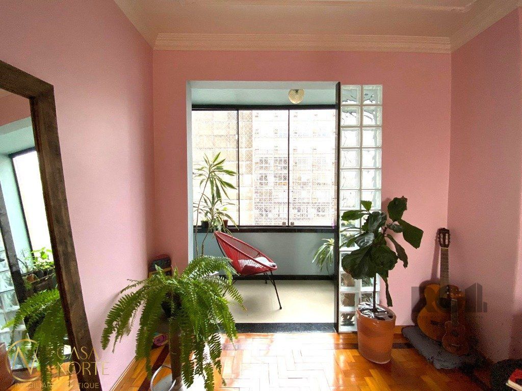 Apartamento à venda com 3 quartos, 135m², 1 suíte, Rua Marechal Floriano Peixoto no bairro Centro Histórico em Porto Alegre