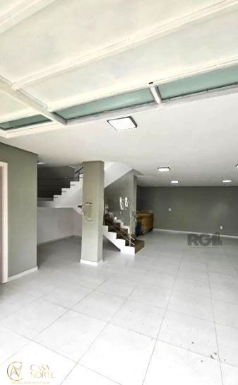 Casa de Condomínio à venda com 4 quartos, 284m², 1 suíte, 4 vagas, Rua Walter Porto Filho no bairro Mário Quintana em Porto Alegre