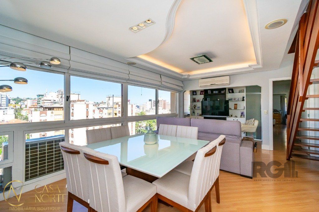 Cobertura à venda com 3 quartos, 249m², 1 suíte, 2 vagas, Avenida Getúlio Vargas no bairro Menino Deus em Porto Alegre