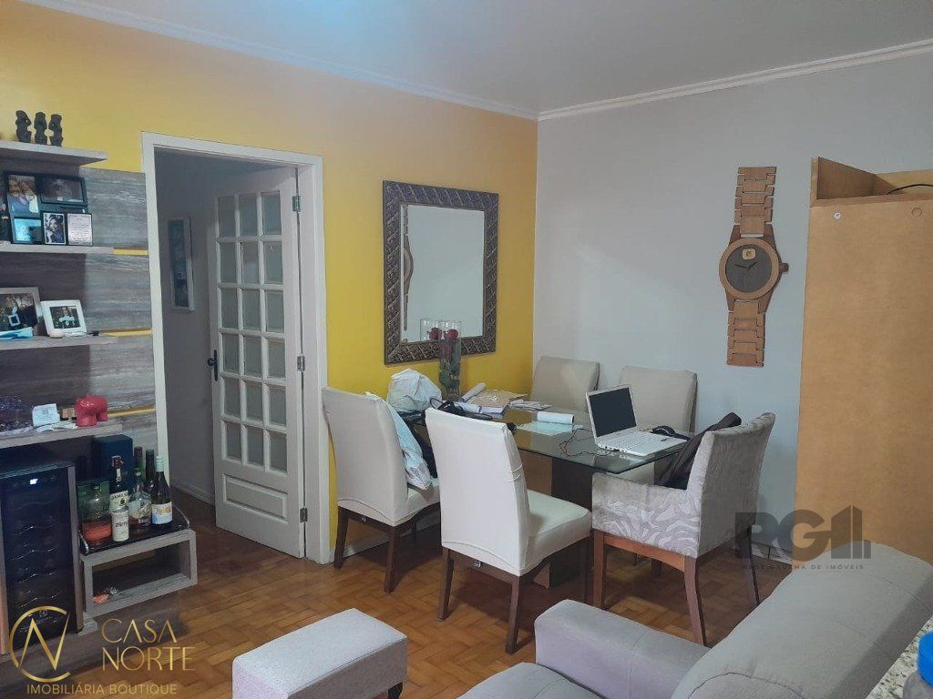 Apartamento à venda com 3 quartos, 92m², 2 vagas, Rua Líbero Badaró no bairro Passo da Areia em Porto Alegre
