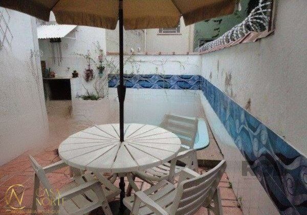 Casa à venda com 3 quartos, 217m², 1 suíte, 3 vagas, Rua Doutor João Dutra no bairro Petrópolis em Porto Alegre