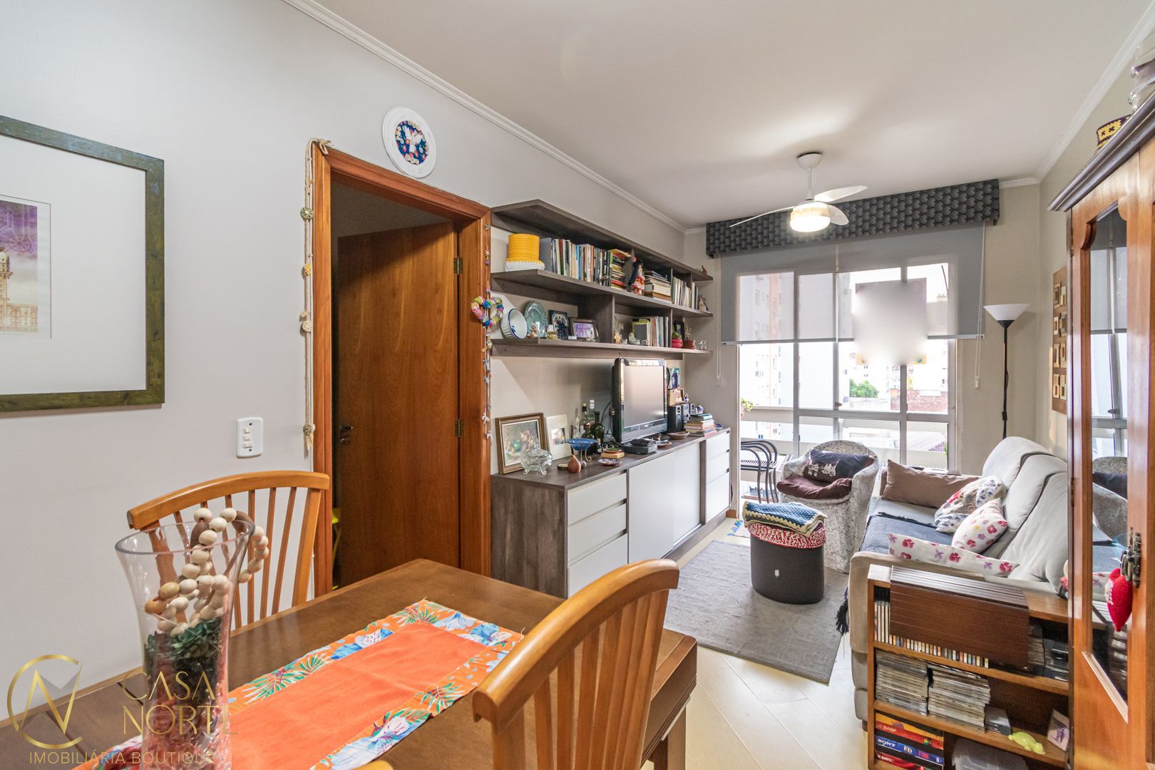 Apartamento à venda com 3 quartos, 77m², 1 vaga, Avenida João Wallig no bairro Passo da Areia em Porto Alegre