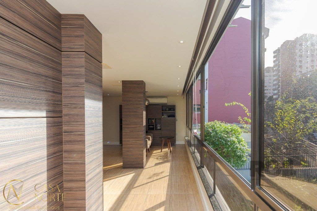 Cobertura à venda com 4 quartos, 238m², 1 suíte, 3 vagas, Rua Cabral no bairro Rio Branco em Porto Alegre