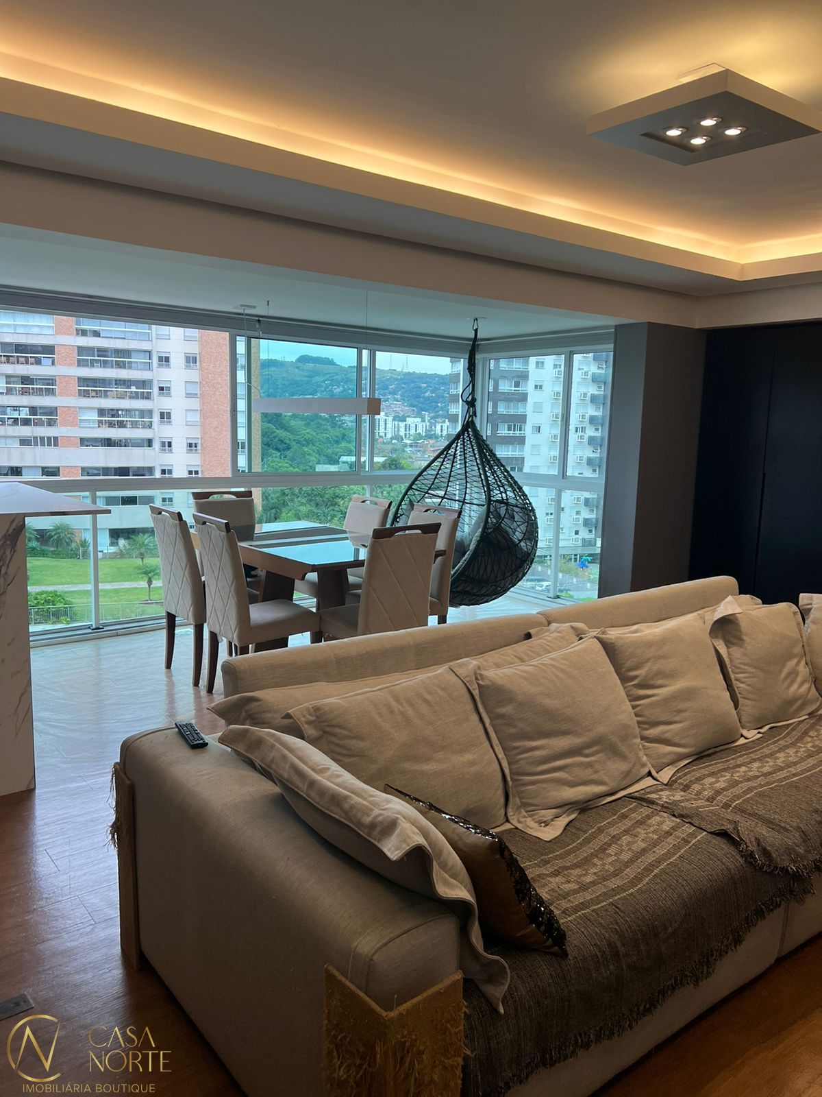 Apartamento à venda com 3 quartos, 199m², 1 suíte, 2 vagas, Rua Nicola Mathias Falci no bairro Jardim do Salso em Porto Alegre