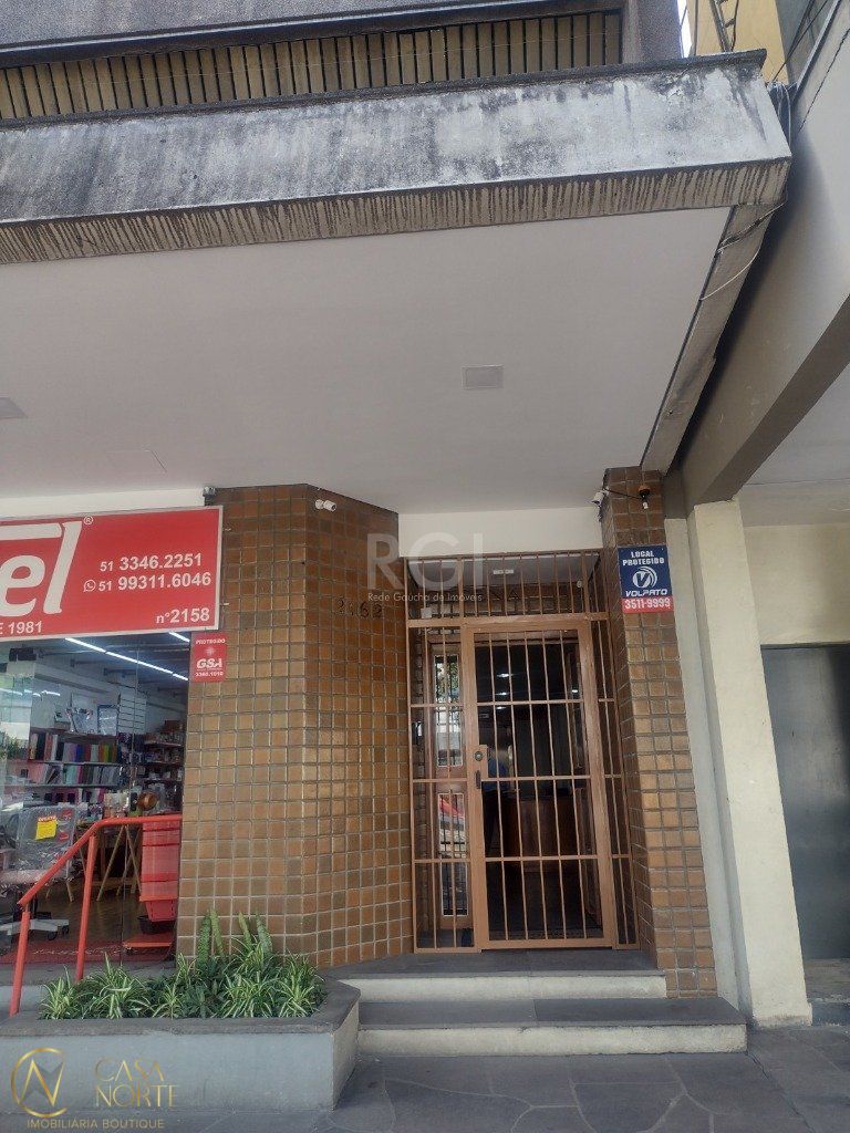 Sala Comercial à venda , 33m², Avenida Cristovao Colombo no bairro Floresta em Porto Alegre