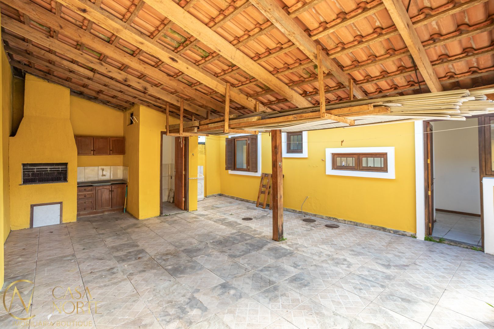 Casa à venda com 2 quartos, 71m², 3 vagas, Rua Mário Vieira Marques no bairro Hípica em Porto Alegre