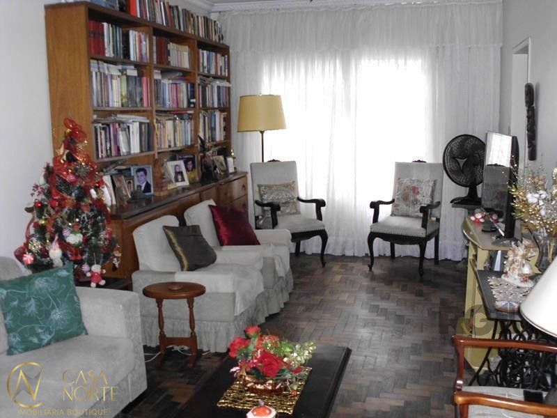 Casa à venda com 3 quartos, 147m², 2 vagas, Rua Dezesseis de Julho no bairro São João em Porto Alegre