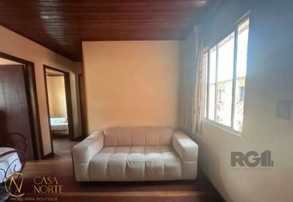 Apartamento à venda com 2 quartos, 45m², Rua dos Maias no bairro Rubem Berta em Porto Alegre