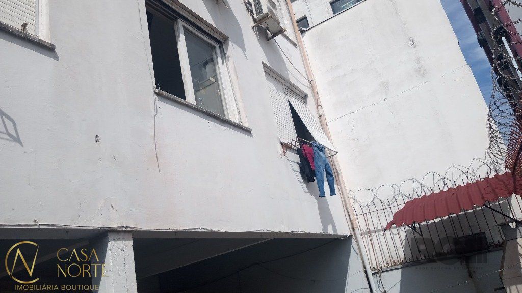 Apartamento à venda com 2 quartos, 65m², 1 vaga, Rua João de Magalhães no bairro Passo da Areia em Porto Alegre