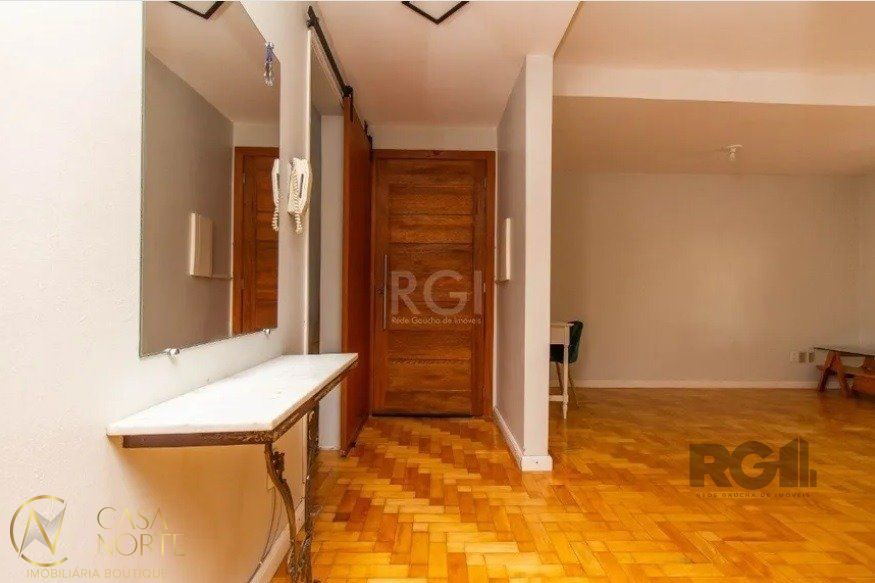 Apartamento à venda com 4 quartos, 102m², 1 suíte, 1 vaga, Avenida Cauduro no bairro Bom Fim em Porto Alegre