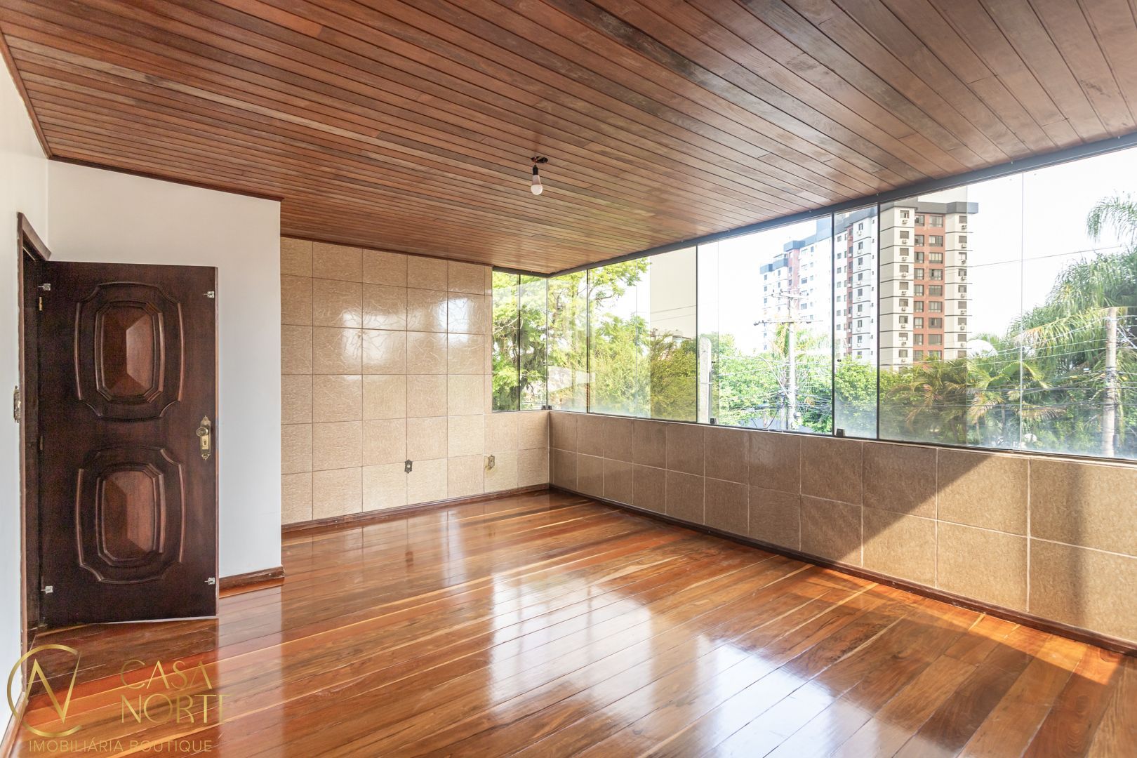 Prédio Residencial à venda com 4 quartos, 450m², 8 vagas, Rua Fernando Abbott no bairro Cristo Redentor em Porto Alegre