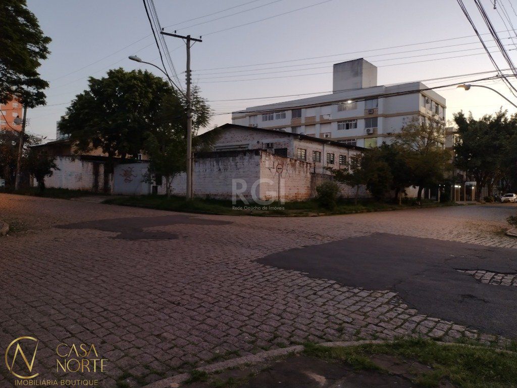 Terreno à venda  com 830m², Rua Livramento no bairro Santana em Porto Alegre