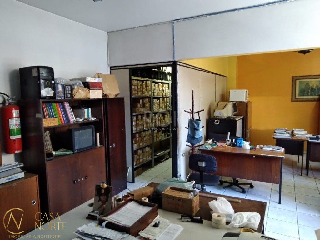 Sala Comercial à venda com 3 quartos, 57m², Avenida Alberto Bins no bairro Centro Histórico em Porto Alegre