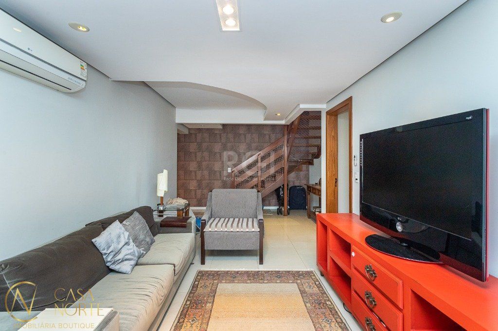 Cobertura à venda com 3 quartos, 203m², 1 suíte, 2 vagas, Rua Cabral no bairro Rio Branco em Porto Alegre