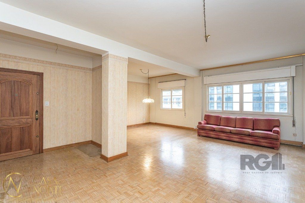 Apartamento à venda com 3 quartos, 147m², 1 vaga, Avenida Cristóvão Colombo no bairro Floresta em Porto Alegre