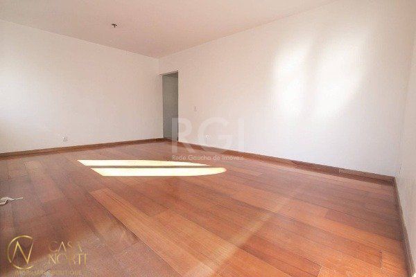 Apartamento à venda com 3 quartos, 113m², 1 suíte, 1 vaga, Avenida Cristóvão Colombo no bairro Floresta em Porto Alegre
