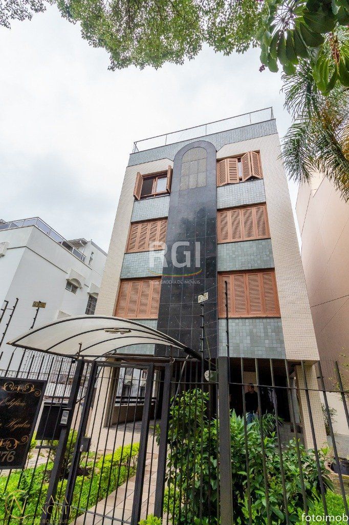 Cobertura à venda com 3 quartos, 248m², 1 suíte, 3 vagas, Avenida Iguassu no bairro Petrópolis em Porto Alegre