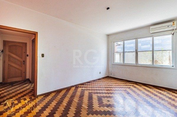 Apartamento à venda com 3 quartos, 144m², Avenida Cristóvão Colombo no bairro Floresta em Porto Alegre