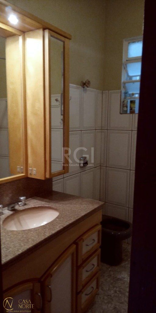 Apartamento à venda com 2 quartos, 57m², Avenida Presidente Franklin Roosevelt no bairro Navegantes em Porto Alegre
