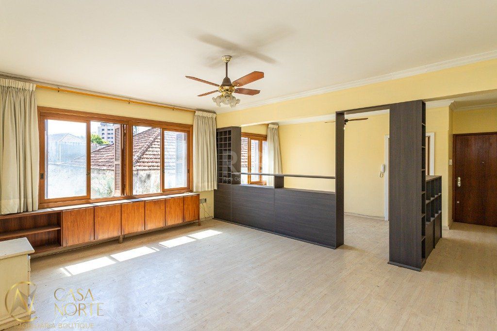 Apartamento à venda com 3 quartos, 157m², 1 vaga, Rua Dona Eugênia no bairro Santa Cecília em Porto Alegre