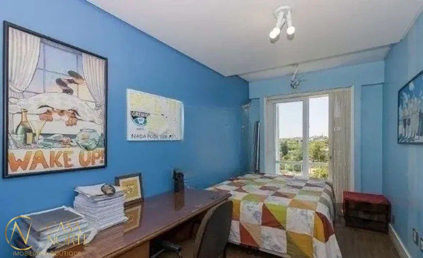 Casa à venda com 4 quartos, 395m², 3 suítes, 3 vagas, Rua Arnaldo Ballve no bairro Jardim Itu em Porto Alegre