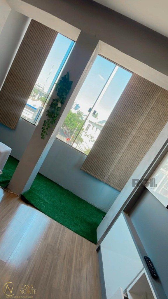 Apartamento à venda com 2 quartos, 80m², Avenida Assis Brasil no bairro Santa Maria Goretti em Porto Alegre