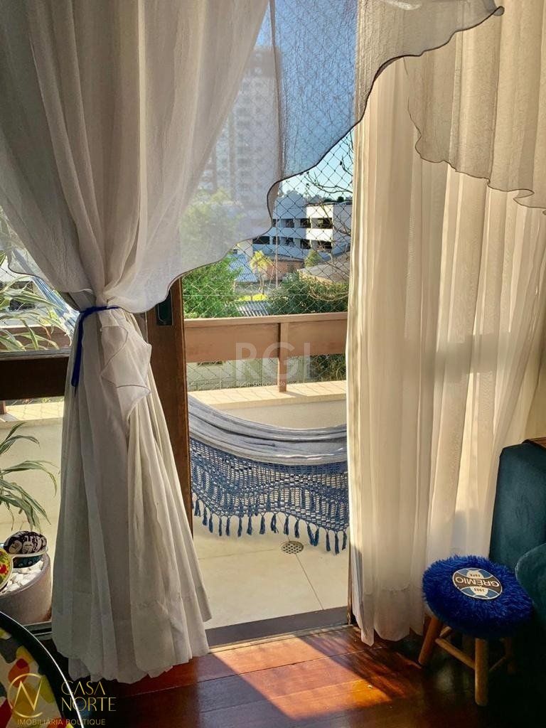 Cobertura à venda com 3 quartos, 134m², 1 suíte, 1 vaga, Rua Domingos Crescêncio no bairro Santana em Porto Alegre