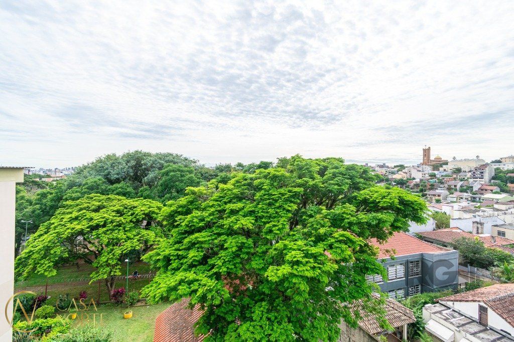 Apartamento à venda com 2 quartos, 49m², 1 vaga, Rua Moyses Antunes da Cunha no bairro Santo Antônio em Porto Alegre