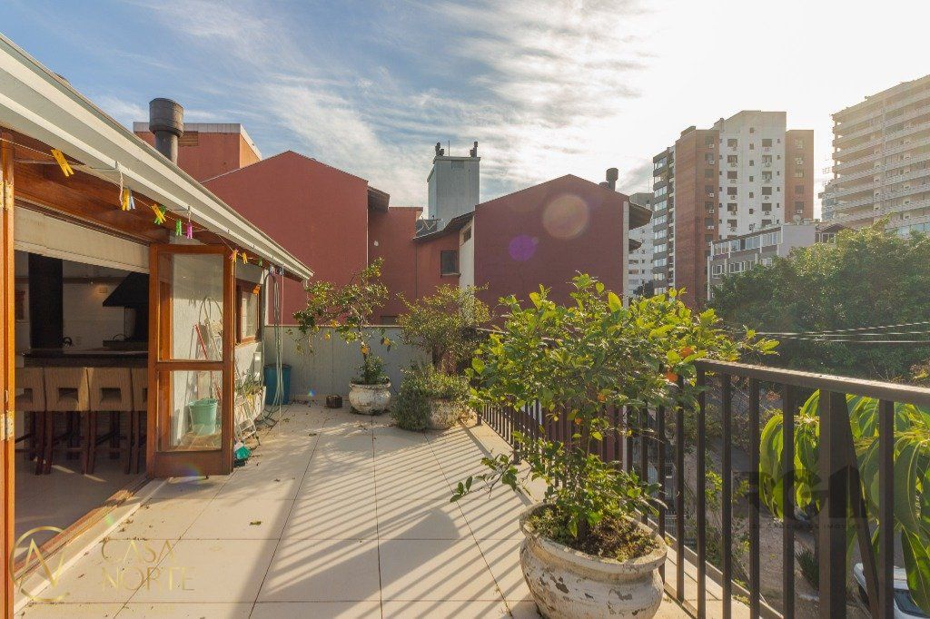 Apartamento à venda com 4 quartos, 238m², 1 suíte, 3 vagas, Rua Cabral no bairro Rio Branco em Porto Alegre
