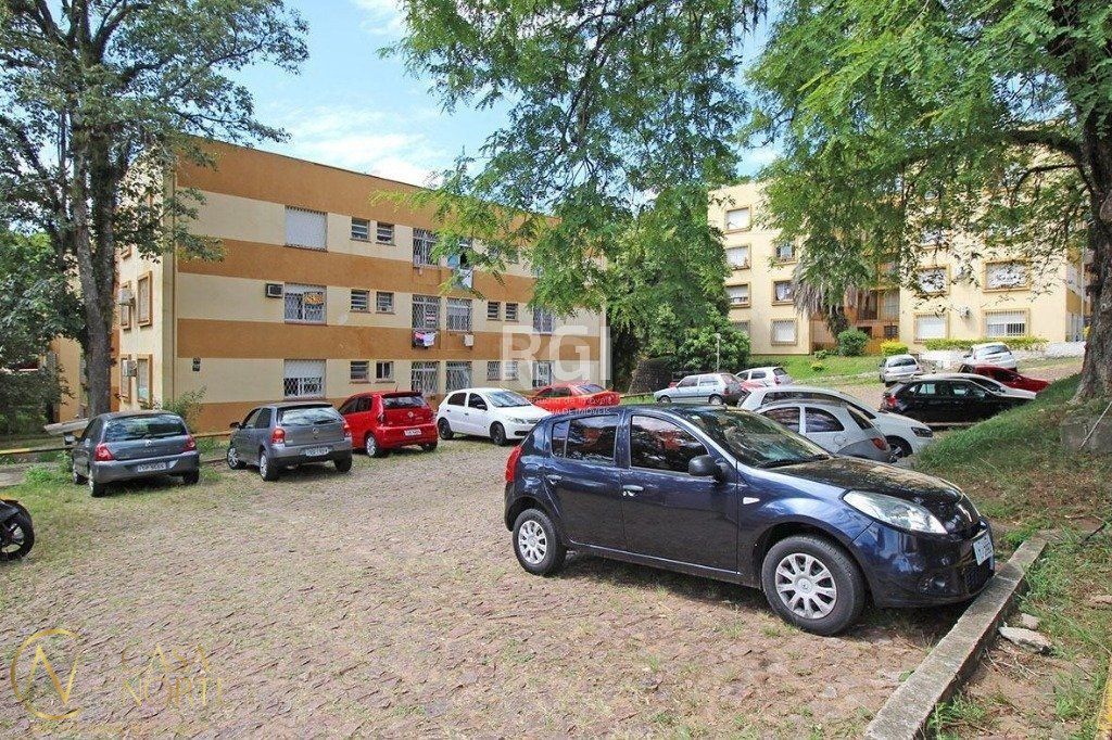 Apartamento à venda com 4 quartos, 77m², 1 vaga, Avenida Arnaldo Bohrer no bairro Teresópolis em Porto Alegre