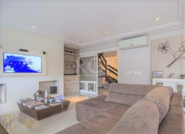 Casa de Condomínio à venda com 5 quartos, 375m², 5 suítes, 4 vagas, Rua Attílio Bilibio no bairro Jardim Carvalho em Porto Alegre