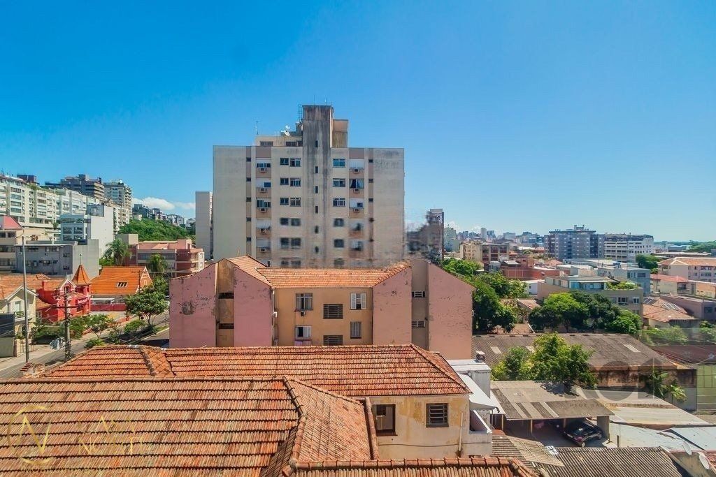 Sala Comercial à venda , 75m², Rua Almirante Barroso no bairro Floresta em Porto Alegre