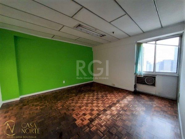 Sala Comercial à venda com 1 quarto, 46m², Rua dos Andradas no bairro Centro Histórico em Porto Alegre