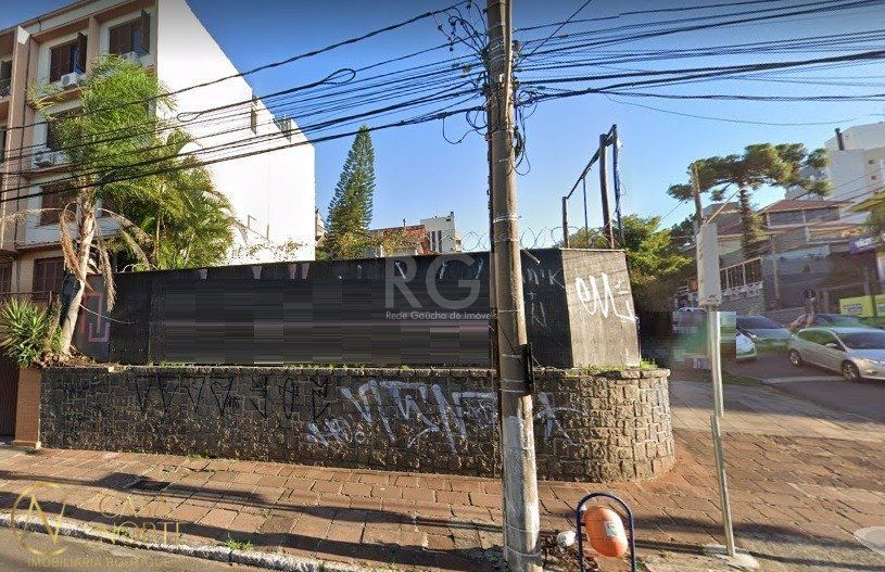 Terreno à venda  com 484m², Rua Borges do Canto no bairro Petrópolis em Porto Alegre