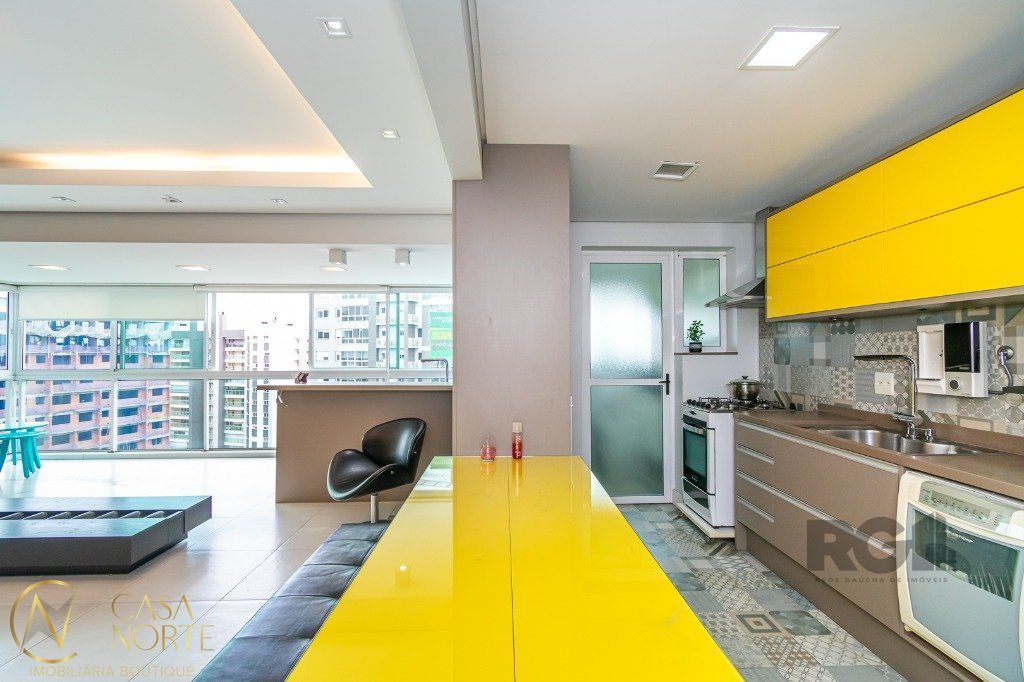 Apartamento à venda com 3 quartos, 114m², 1 suíte, 2 vagas, Rua Nicola Mathias Falci no bairro Jardim do Salso em Porto Alegre