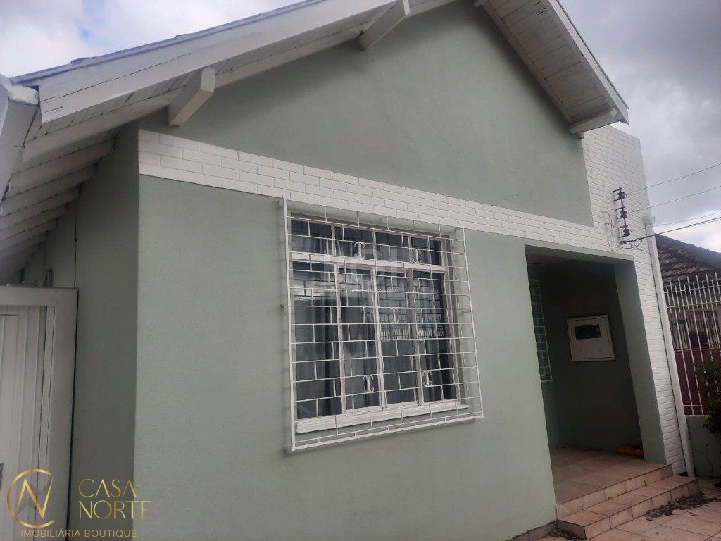 Casa à venda com 2 quartos, 75m², 5 vagas, Rua Alvaro Vieira Guimaraes no bairro Sarandi em Porto Alegre