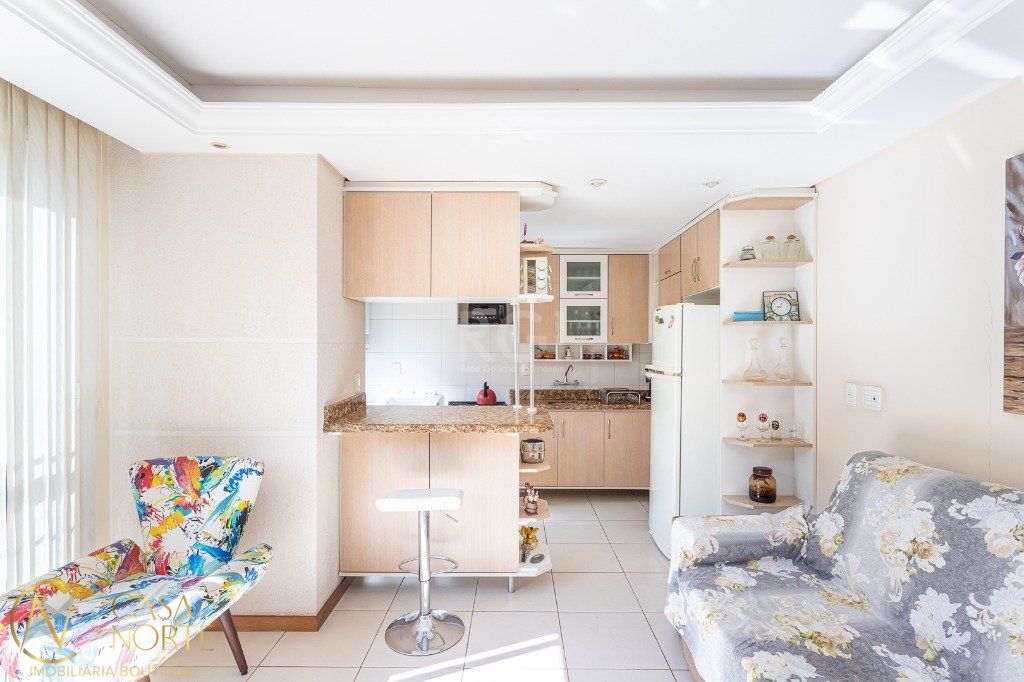 Apartamento à venda com 2 quartos, 74m², 1 suíte, 1 vaga, Rua Surupa no bairro Jardim  Botânico em Porto Alegre
