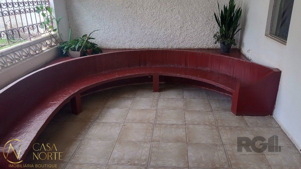 Apartamento à venda com 2 quartos, 65m², 1 vaga, Rua João de Magalhães no bairro Passo da Areia em Porto Alegre