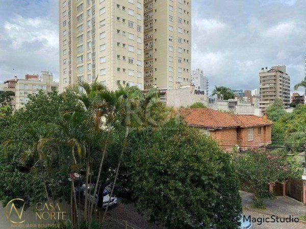 Apartamento à venda com 3 quartos, 110m², 1 suíte, 1 vaga, Rua Germano Petersen Junior no bairro Auxiliadora em Porto Alegre