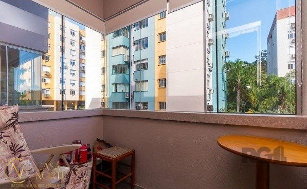 Apartamento à venda com 2 quartos, 61m², 1 vaga, Rua Costa Lima no bairro Nonoai em Porto Alegre